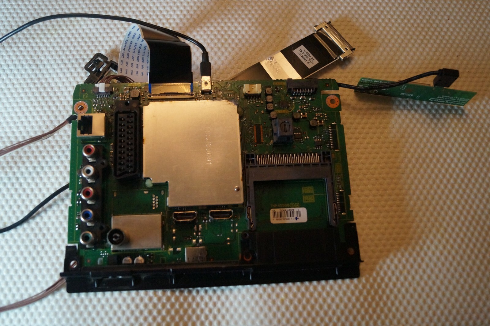 MAIN BOARD TNP4G568 3A TXN/A1JDVB FOR 40"" PANASONIC TX-40CS520B TV, V400HJ6-LE8