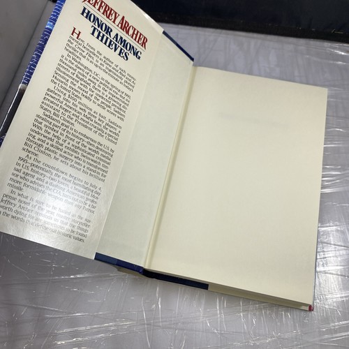 Honour among thieves - Hardcover By ARCHER, Jeffrey - GOOD - Picture 2 of 6