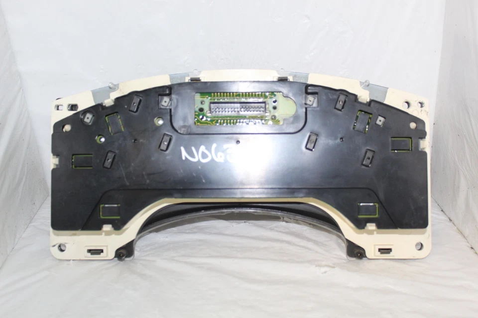 Cuadro de instrumentos velocímetro medidor de tablero 01 02 Savana Express furgoneta 369.908 millas Foto 4 de 4