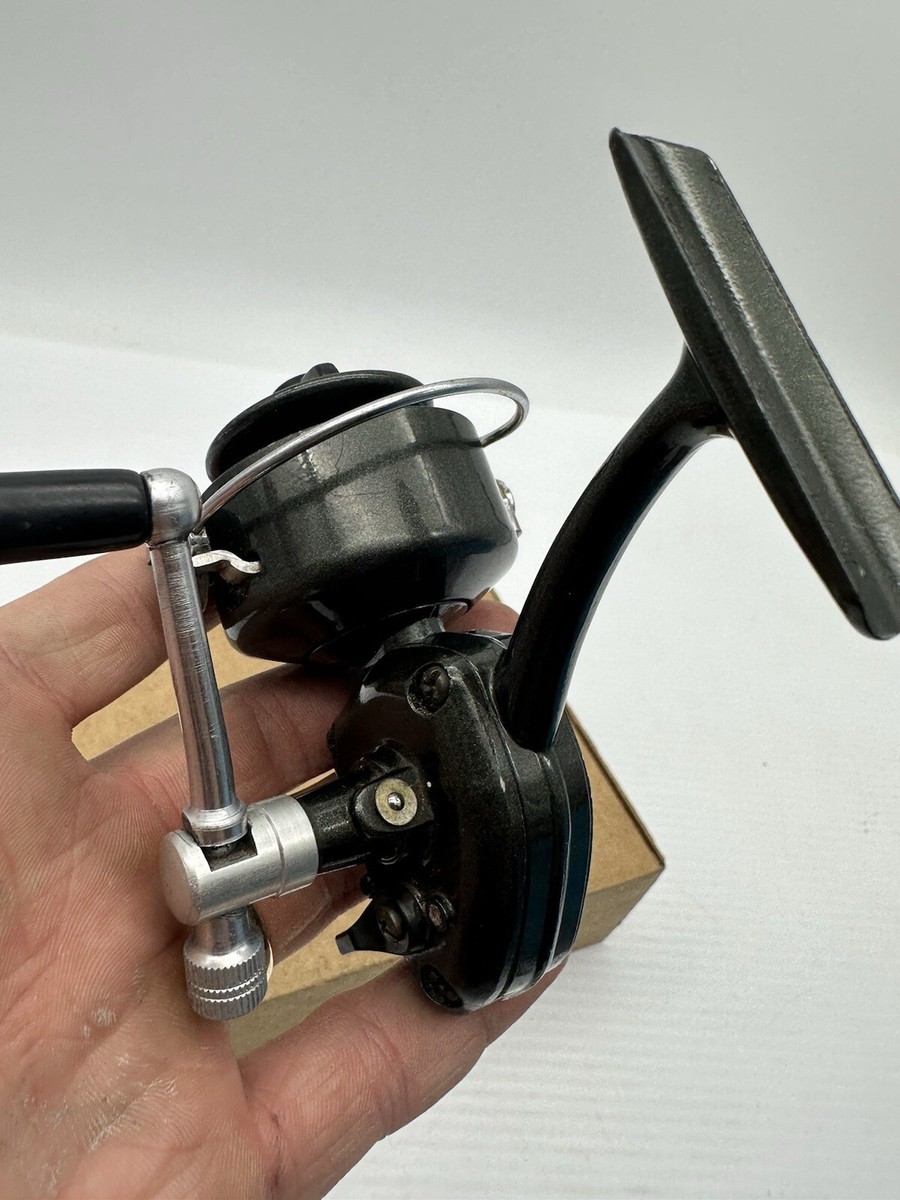 Vintage Shakespeare 2200 Open Face Spinning Reel Japan Good