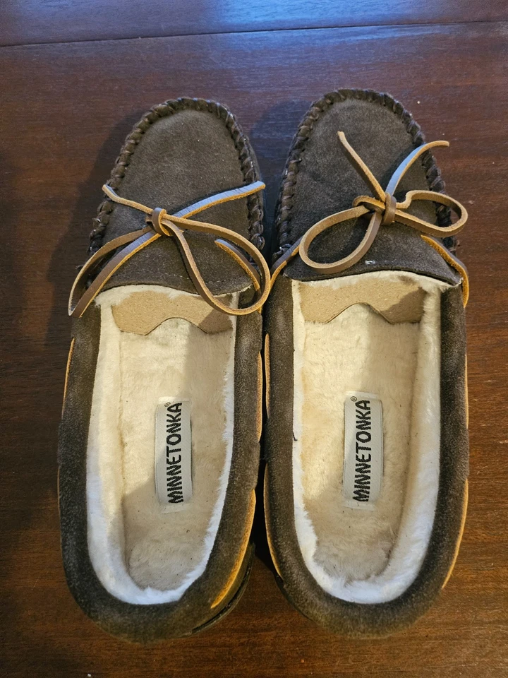 Zapatilla de suela dura forrada con pila Minnetonka para hombre chocolate 10,5 nueva Foto 4 de 4