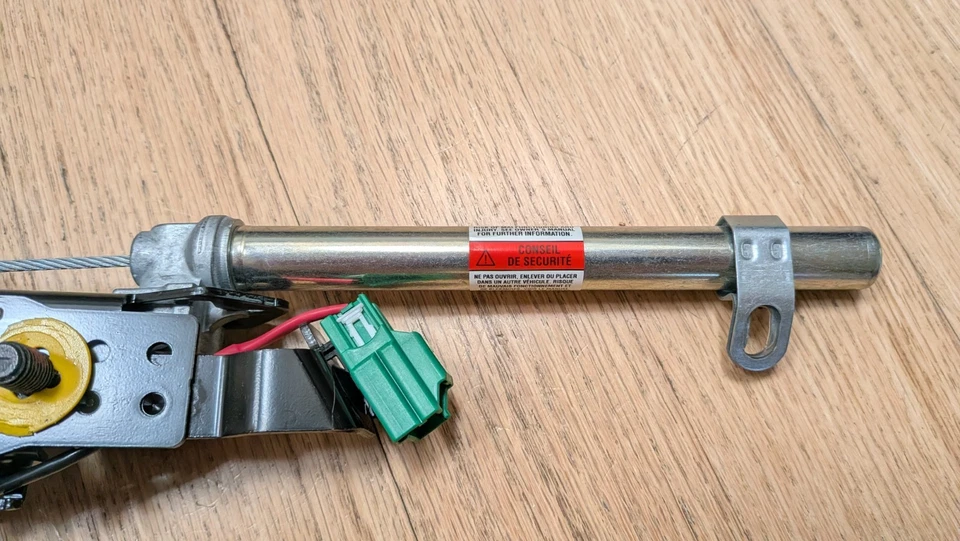 Cinturón de seguridad y retractor para pasajeros Volvo XC60 2010-2017 (39812778) Foto 2 de 4