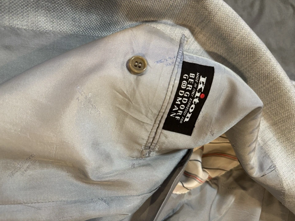 Blazer Abrigo Deportivo KITON BERGDORF 44R Gris 100% Cachemira 3 Botones Pequeño DEFECTO AGUJERO Foto 2 de 4