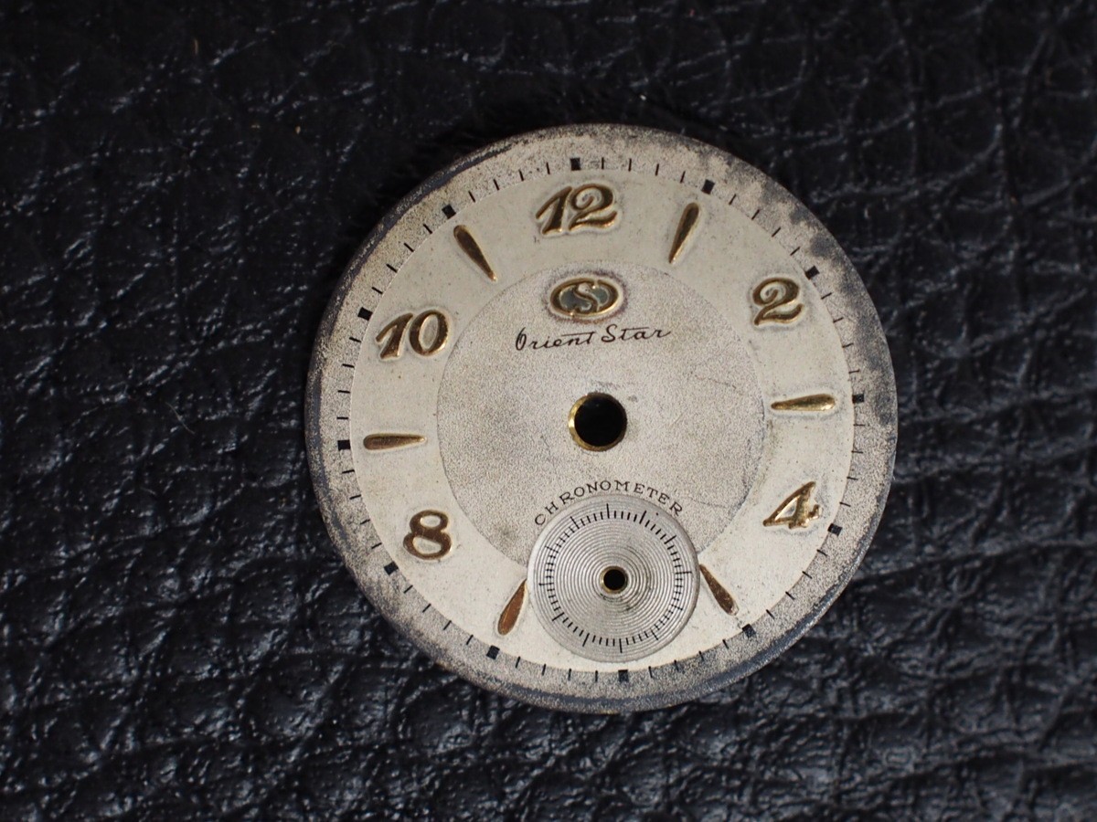 Two-Tone Dial Chronometer Small 24mm Antique Second Genuine Orient Gold Watch - VintageWatches.PK Two-Tone Dial Chronometer Small 24mm Antique Second Genuine Orient Gold Watch - vintagewatches.pk