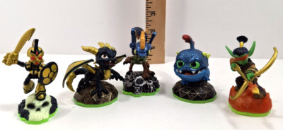 Lot Of 5 Activision Skylanders Spyros Adventure Action Figures With Green Bases