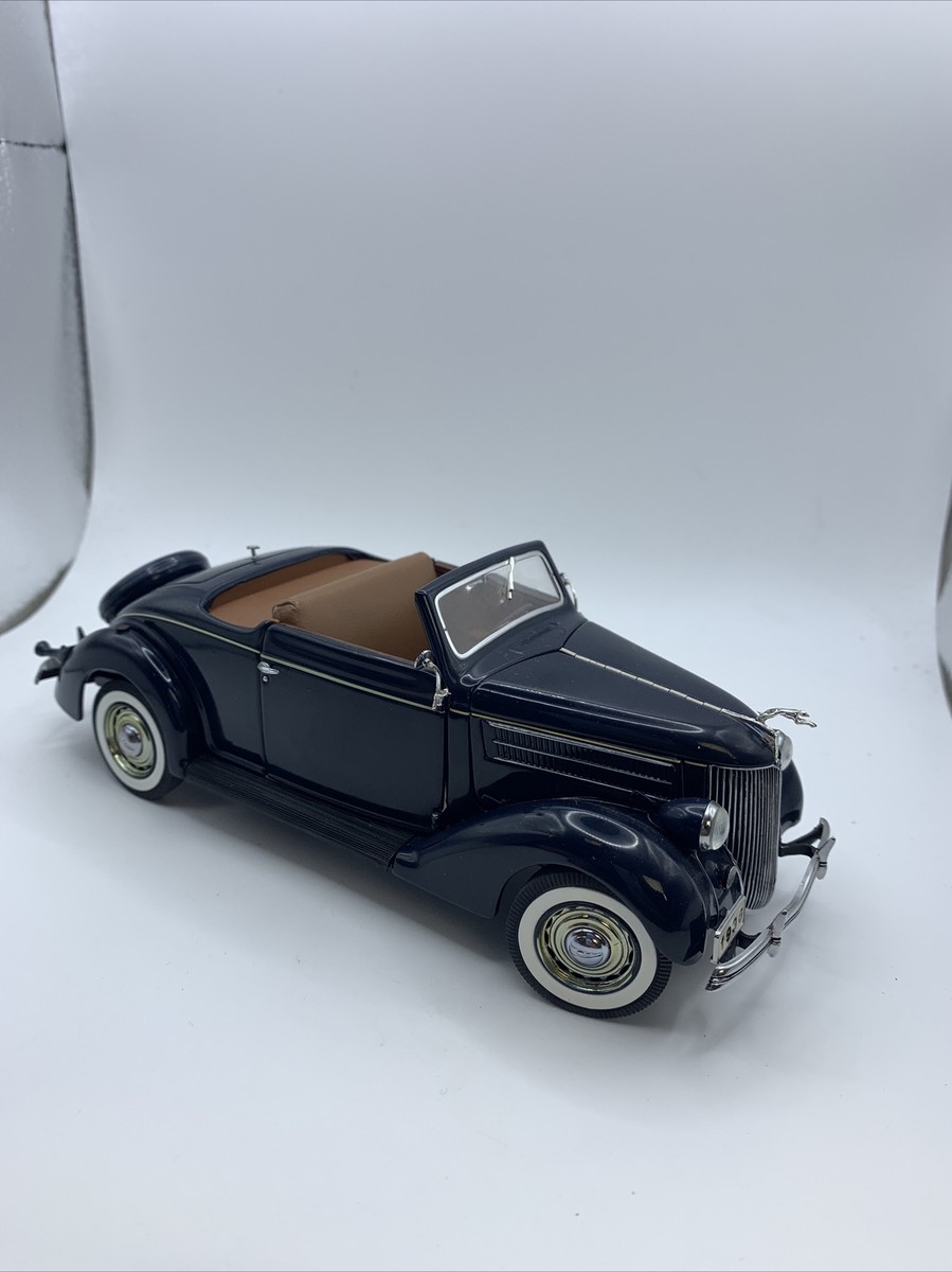 Danbury Mint 1936 Ford Deluxe Cabriolet V8 Washington Blue
