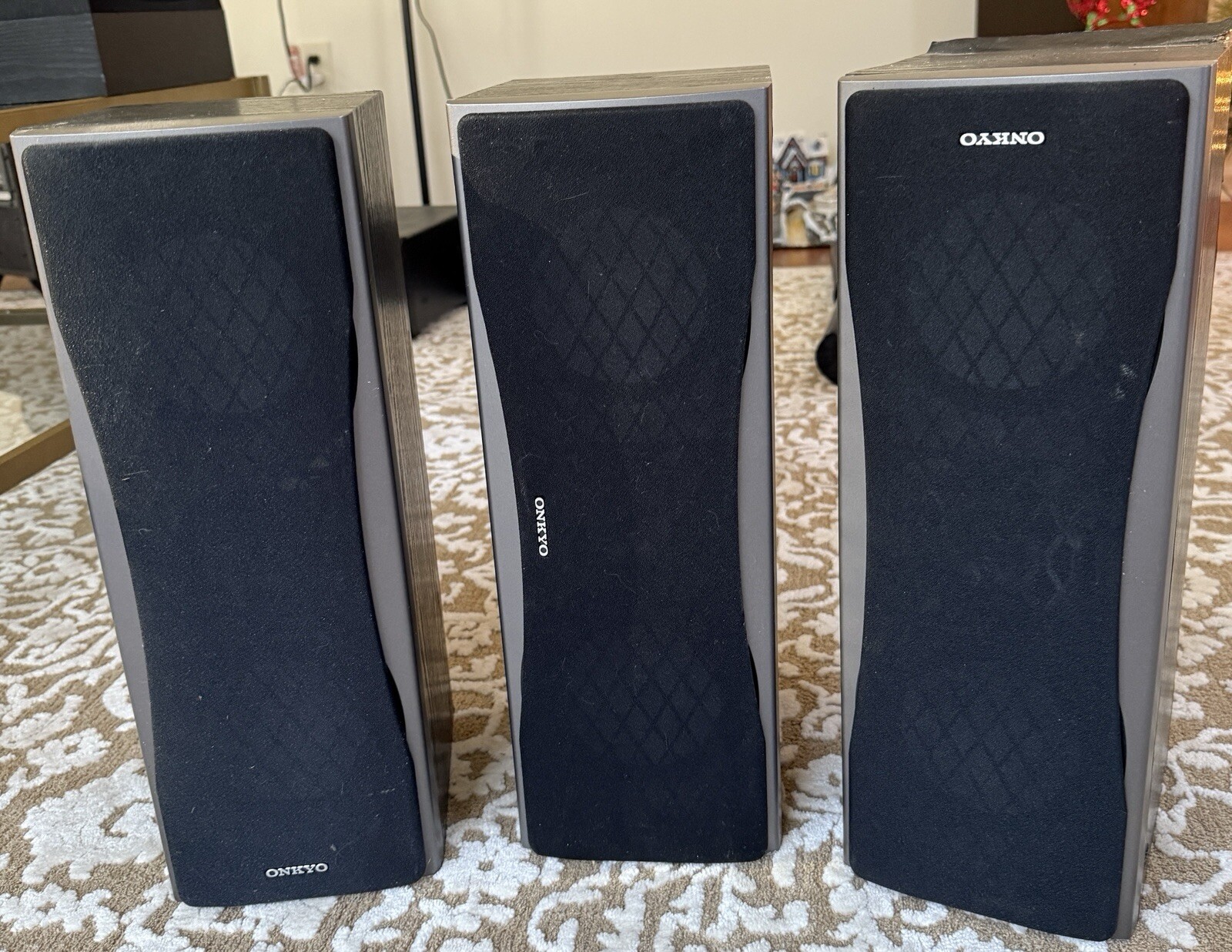Onkyo SKF-550F Home Theater Speakers Left, Right and center, used