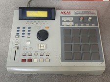 AKAI Professional MPC2000XL MIDI Production Center Sampler Sequencer 16 Pads