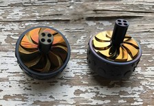 New Titanium Alloy Hand Twisting Spinning Top Gyro Gyroscope Spinner Toys