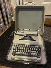 Olympia SM7 Portable Manual Typewriter Vintage thumbnail