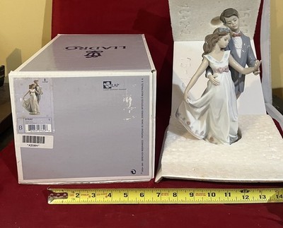ROMANTIC LLADRO #7642 '' NOW AND FOREVER '' LOVERS DANCING-EXCELLENT/MINT w/O.BOX