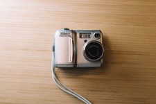 Nikon COOLPIX 775 Vintage Digital Camera - Works Great