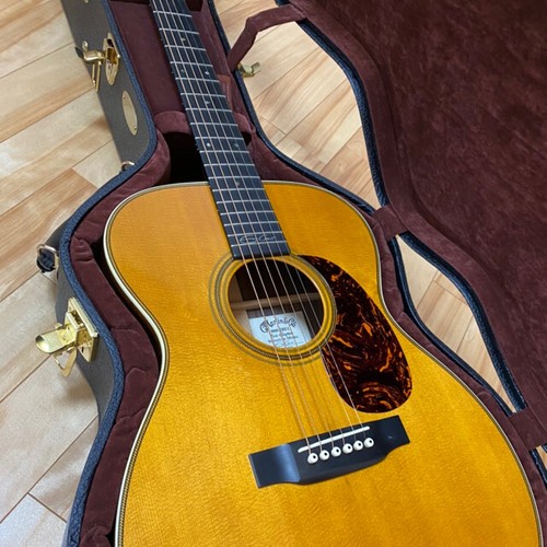 Acoustic Guitar Martin 00028EC Eric Clapton Model Natural Color with