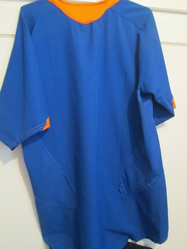 Valencia 2005-2006 Away Football Shirt Size medium /21659 - Picture 2 of 6
