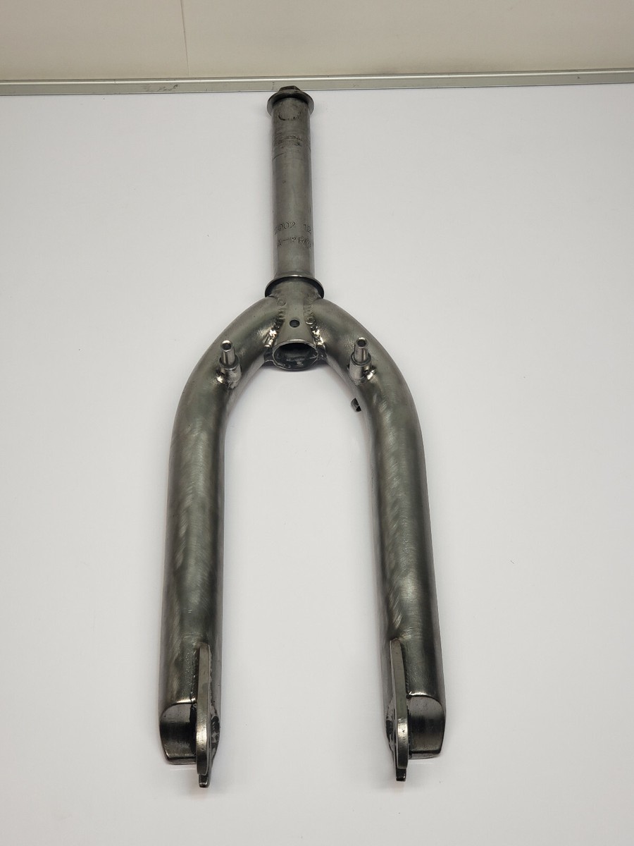 GT BMX Fork 2002 12 A-PRO Threadless 20” 14mm Axle Midschool GT BMX Fork 2002 12 A-PRO Threadless 20” 14mm Axle Midschool