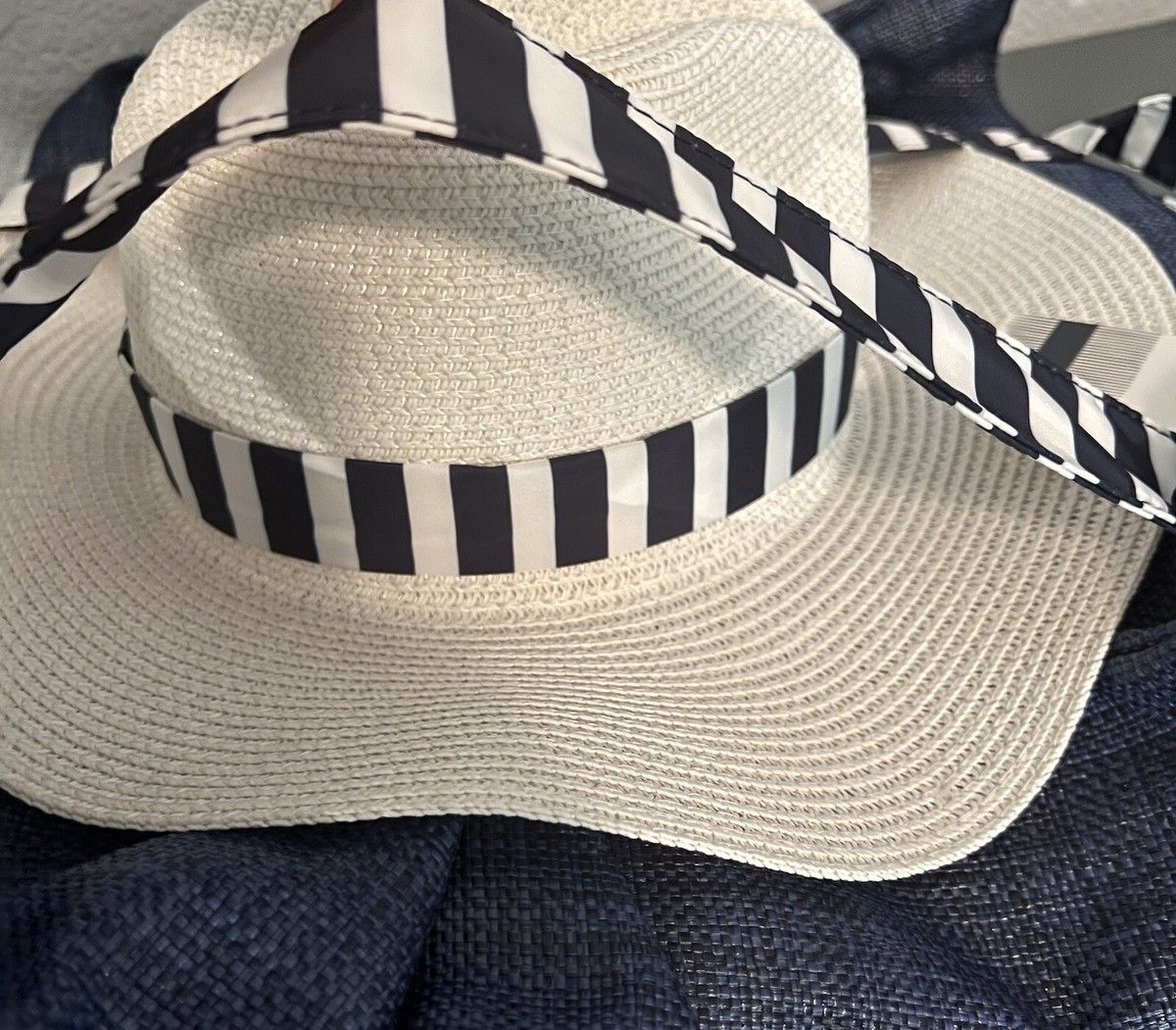 Hat carrier Tote w Beach Hat Set 2 Piece Set Navy & White 
