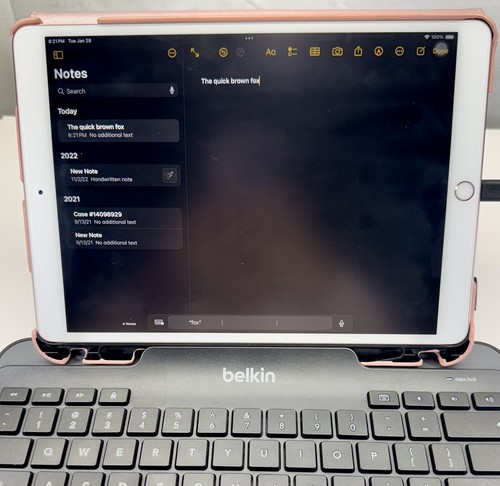 Belkin Wired Tablet Keyboard w/ Stand for iPad Lightning Connector Model: B2B130 - 第 6/11 張圖片