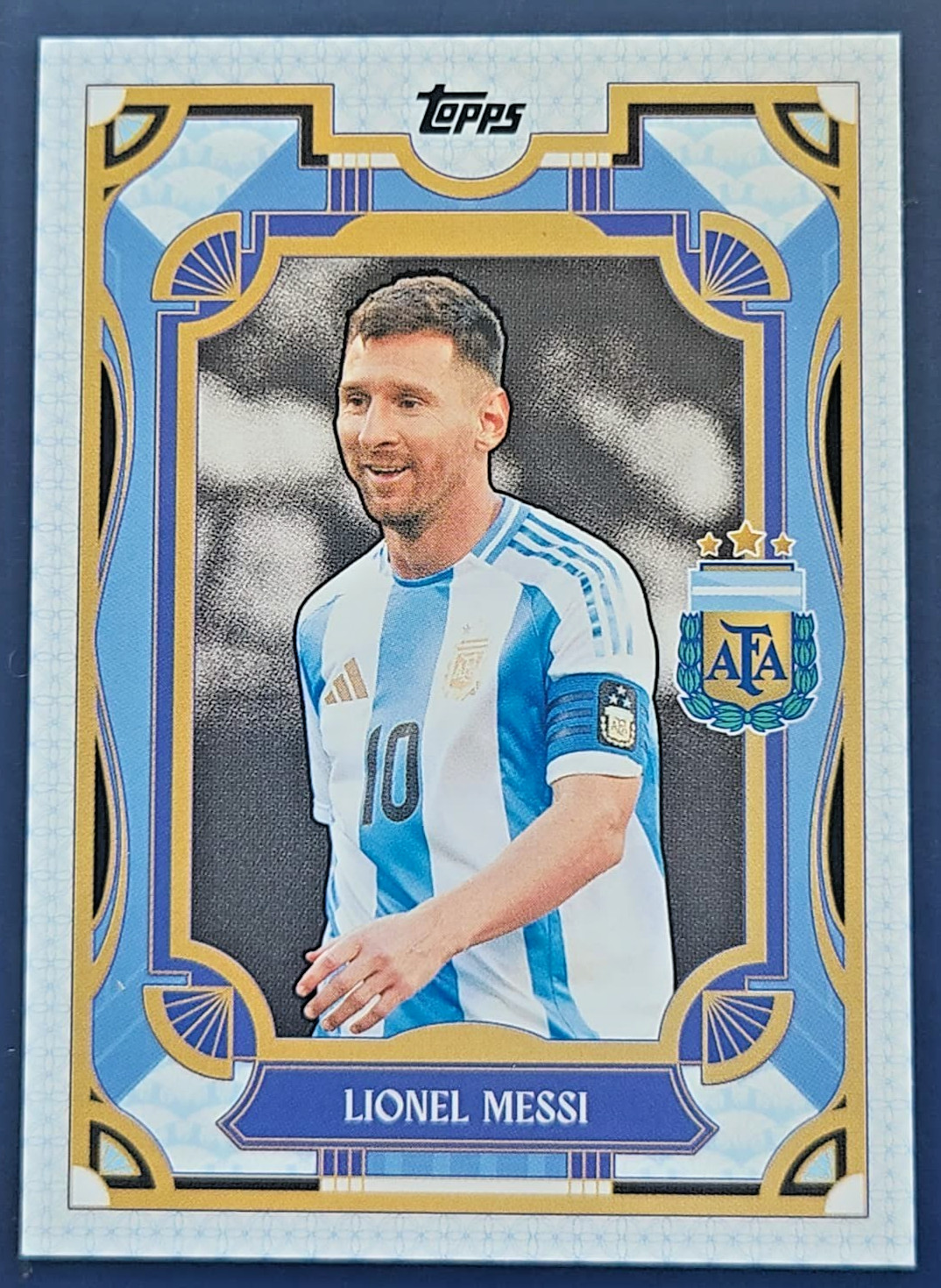 Lionel Messi 2024-25 Topps Argentina Team Set #36 Base view 1