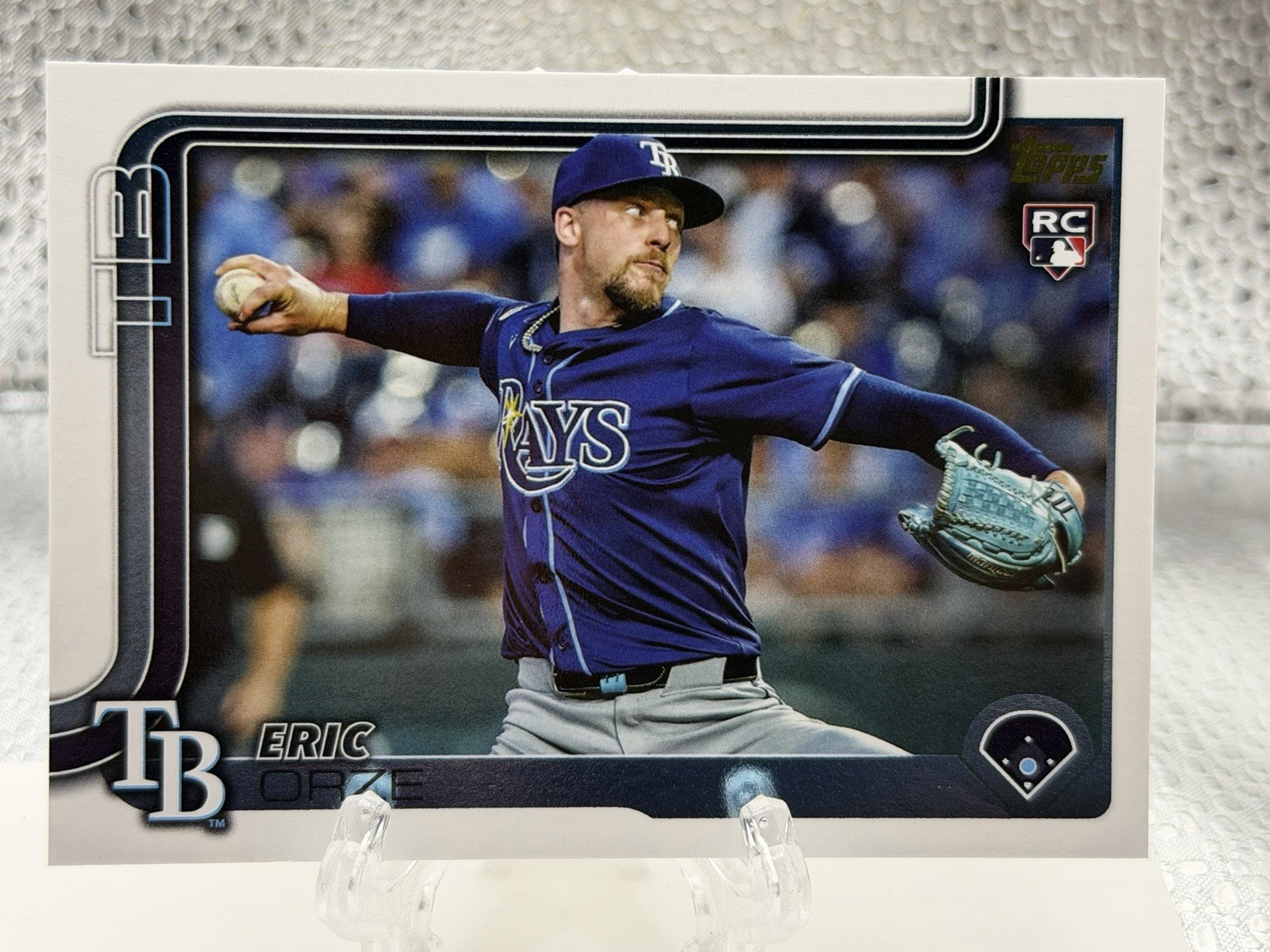 2025 Topps Update Eric Orze US212 Golden Mirror Image Variation
