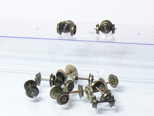 H0 Radsätze (Metall)  15 Stück  AC-Wechselstrom  mit und ohne Zapfenlager