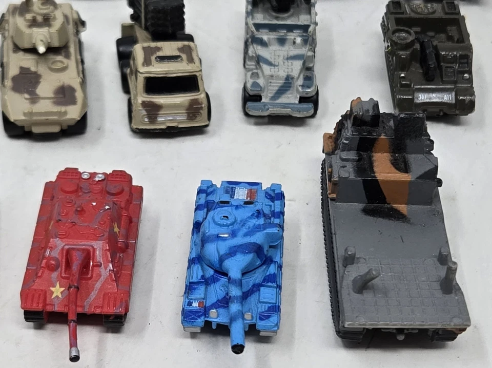 18 Vintage Micro Machines Century Military Vehicles Tanks Trucks Lot 1989 1995 - Image 3 of 4