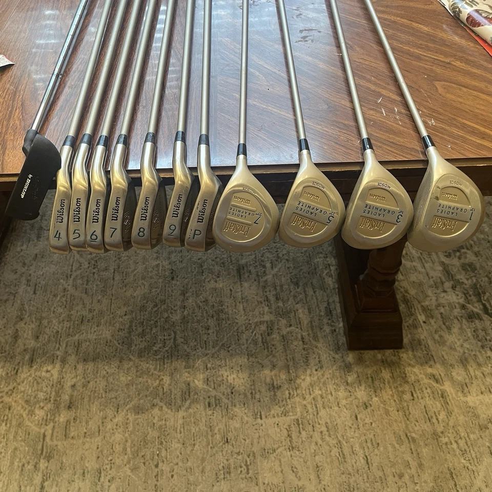 Wilson Pro Staff Graphite Feminino RH 4-P e 1-7 Madeira/W Capas de Cabeça e putter - Imagem 4 de 4