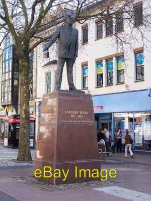 Foto 6x4 Nye Bevan in Cardiff Queen Street Cardiff\/Caerdydd The Nye Bev c2007