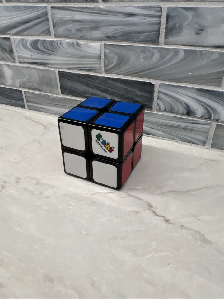 Jogo de quebra-cabeça RUBIK’S Mini 2x2 cubo torção  - Imagem 2 de 4