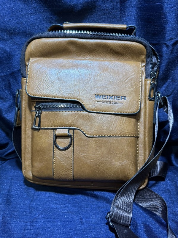 Men’s Crossbody Bag- Weixier. Excellent Condition