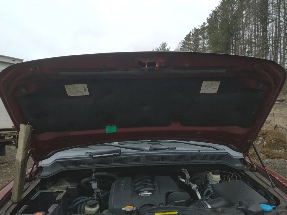 04 NISSAN TITAN Hood Red Brawn a15 Foto 2 de 2