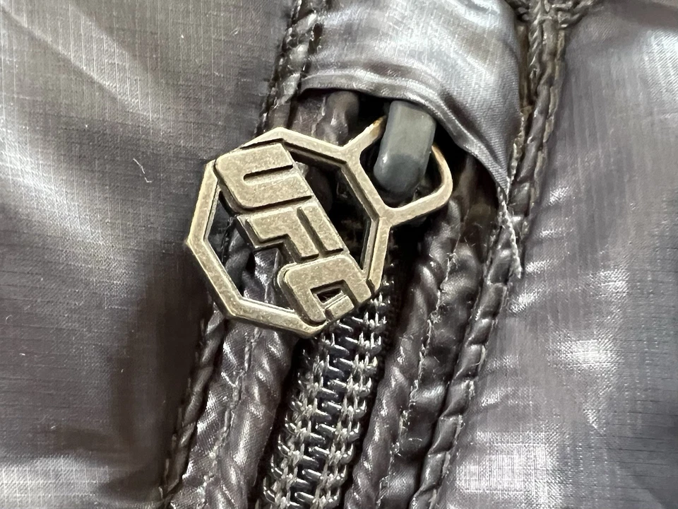 UFC Puffer Coat Gray Featherless Logo Ultimate Fighting Championship Official XL - Image 3 of 4