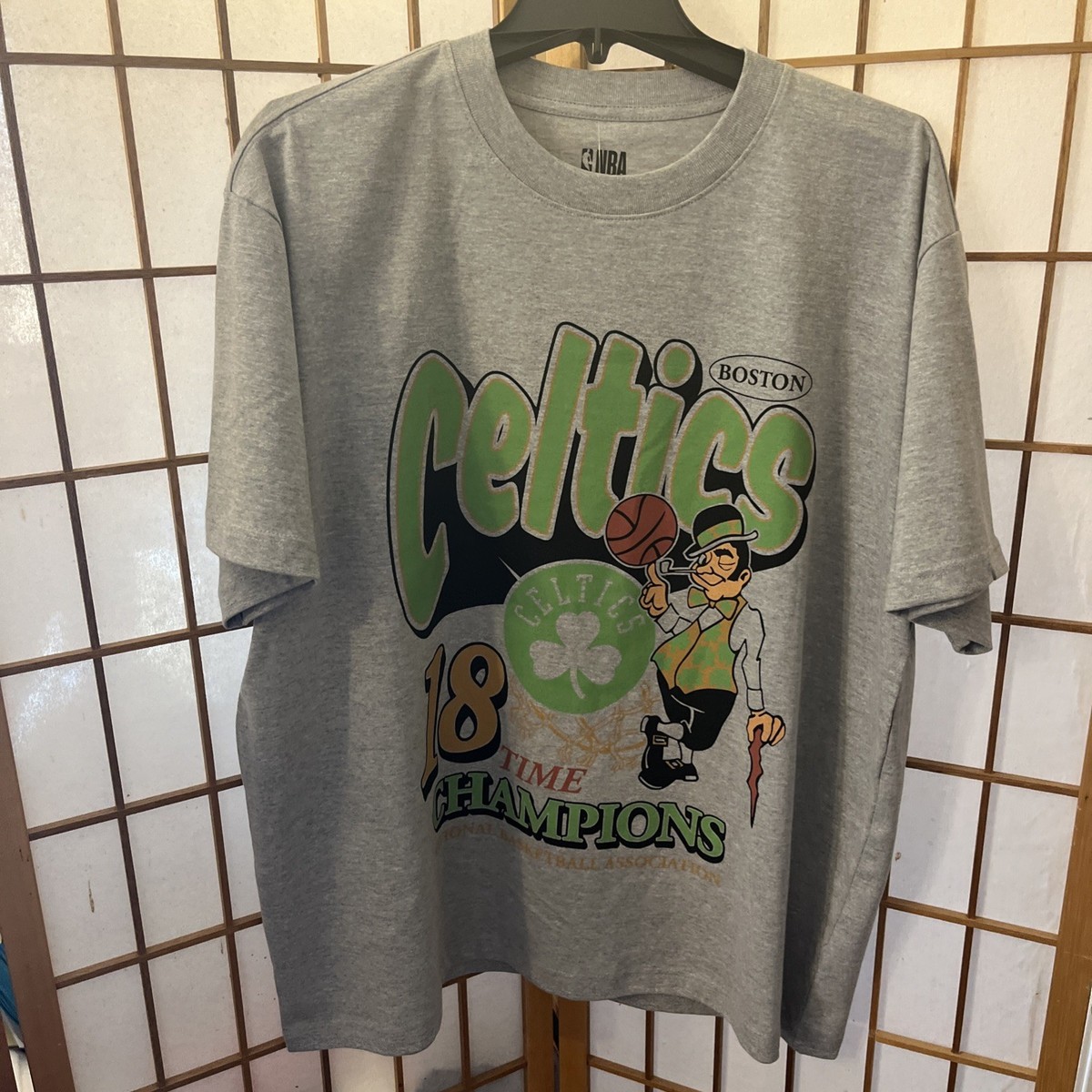 Boston Celtics T-shirt - Size XL - 18x Champions NBA Basketball 