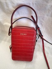 Borsa a tracolla DKNY Stacey NS telefono rossa ecopelle piccola rettangolare usata in ottime condizioni