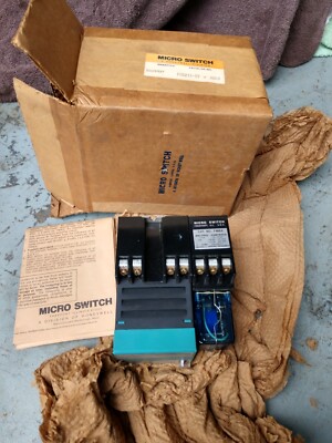 Micro switch Amplifier FMA21-AV Proximity Controller w/ FMBA BRAND NEW NOS