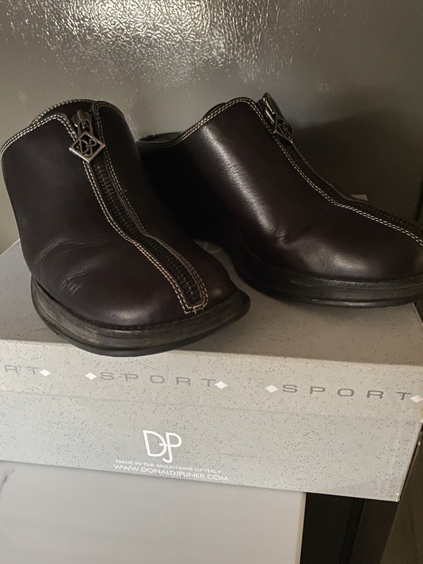 Women’s Donald J Pliner Mules Slip On Color Black Leather Size 8M