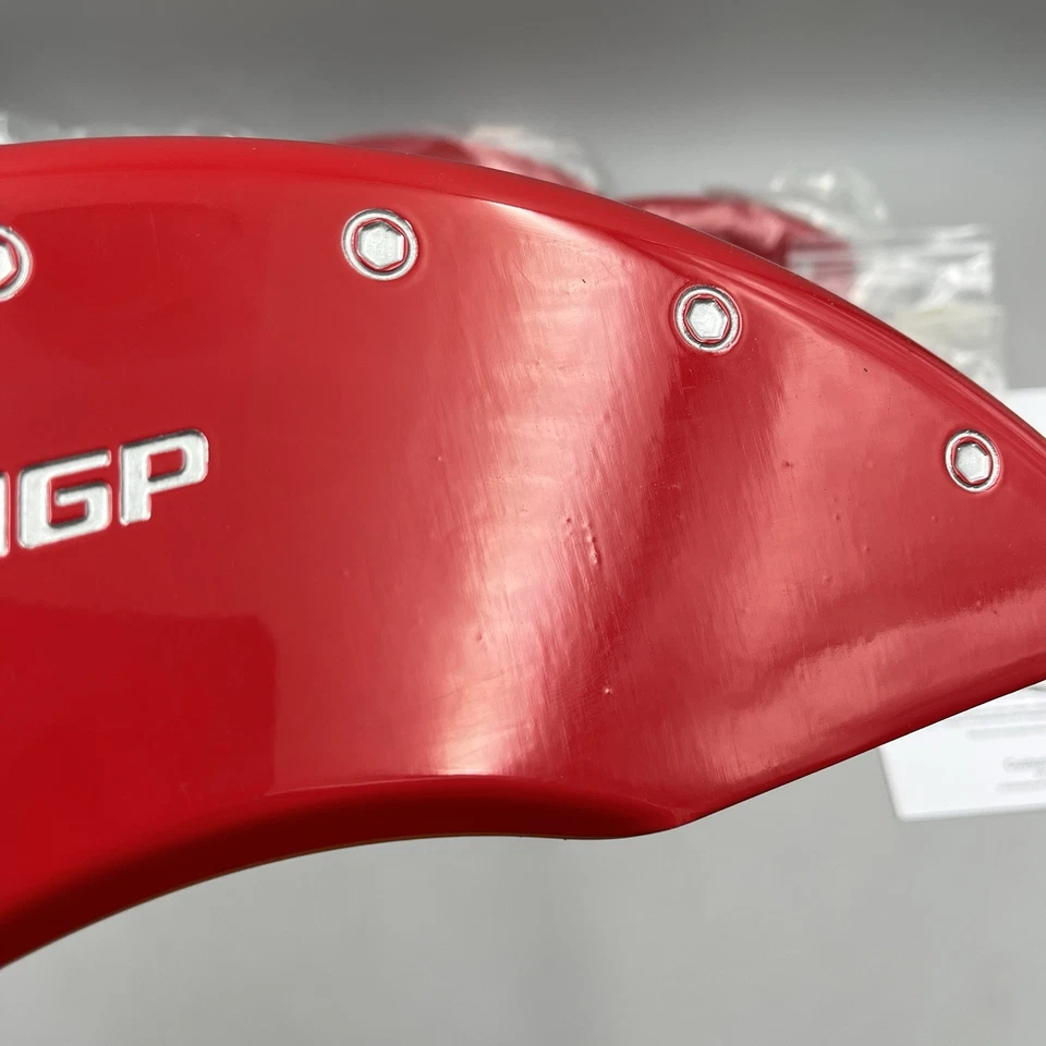 Capas de pinça de freio MGP 2013-18 Audi S7 2016-18 Audi S6 vermelho/prata -15224SMGPRD - Imagem 4 de 4