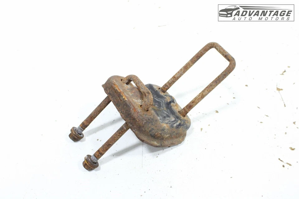 2005-23 TOYOTA TACOMA REAR RIGHT SIDE LEAF SPRING MOUNT SEAT PLATE W/ BOLTS  OEM - Image 2 of 4