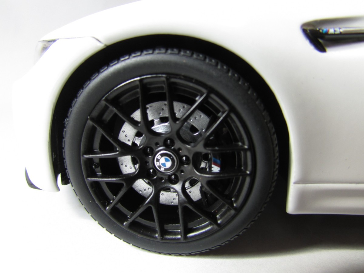 1/18 KYOSHO BMW E92 M3 GTS ALPINE WHITE COUPE BBS CARBON ROOF