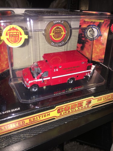 1/64 CODE 3 Ford Long Beach Fire Ambulance Paramedic 14 Item #12057 BEAUTIFUL - Picture 2 of 5