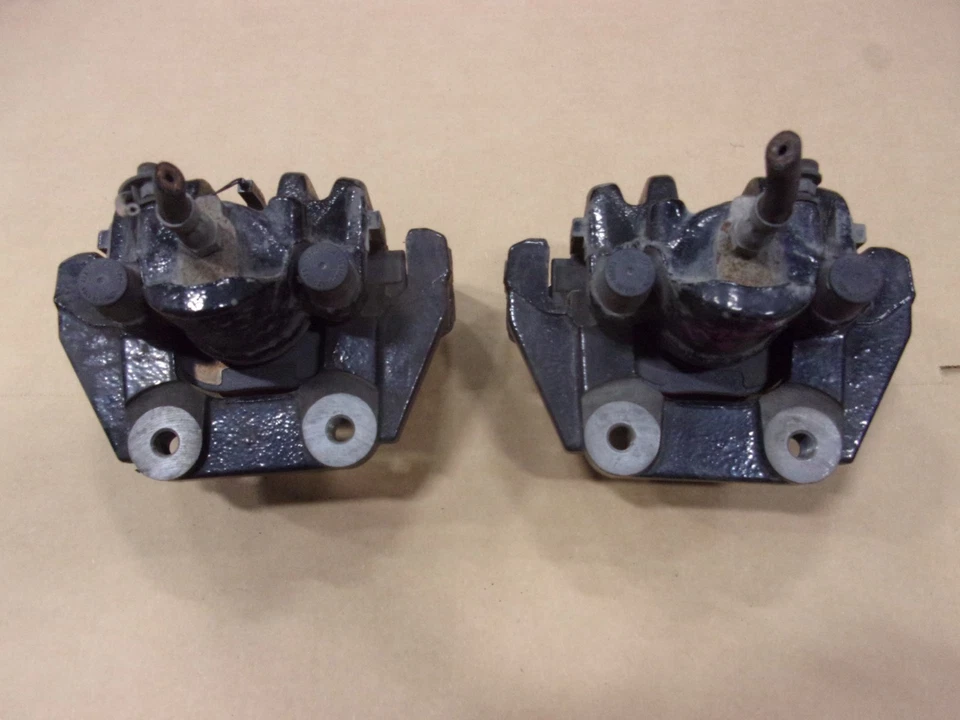 2007 BMW M5 Left & Right Rear Brake Calipers OEM - Изображение 2 из 3