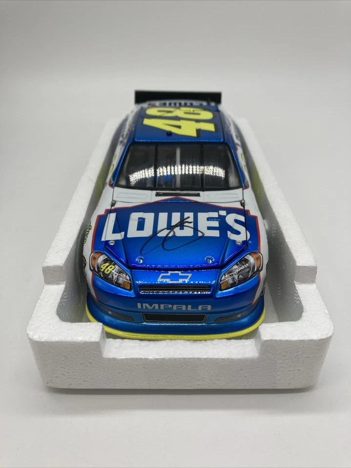 1/24 Jimmie Johnson 2011 Lowe's Lionel color líquido autografiado/firmado solo 297 Foto 3 de 4