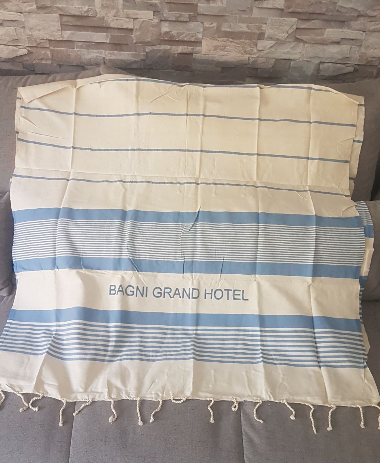 Fouta broderie fine 100x200cm grand drap de plage absorbant et séchage rapide