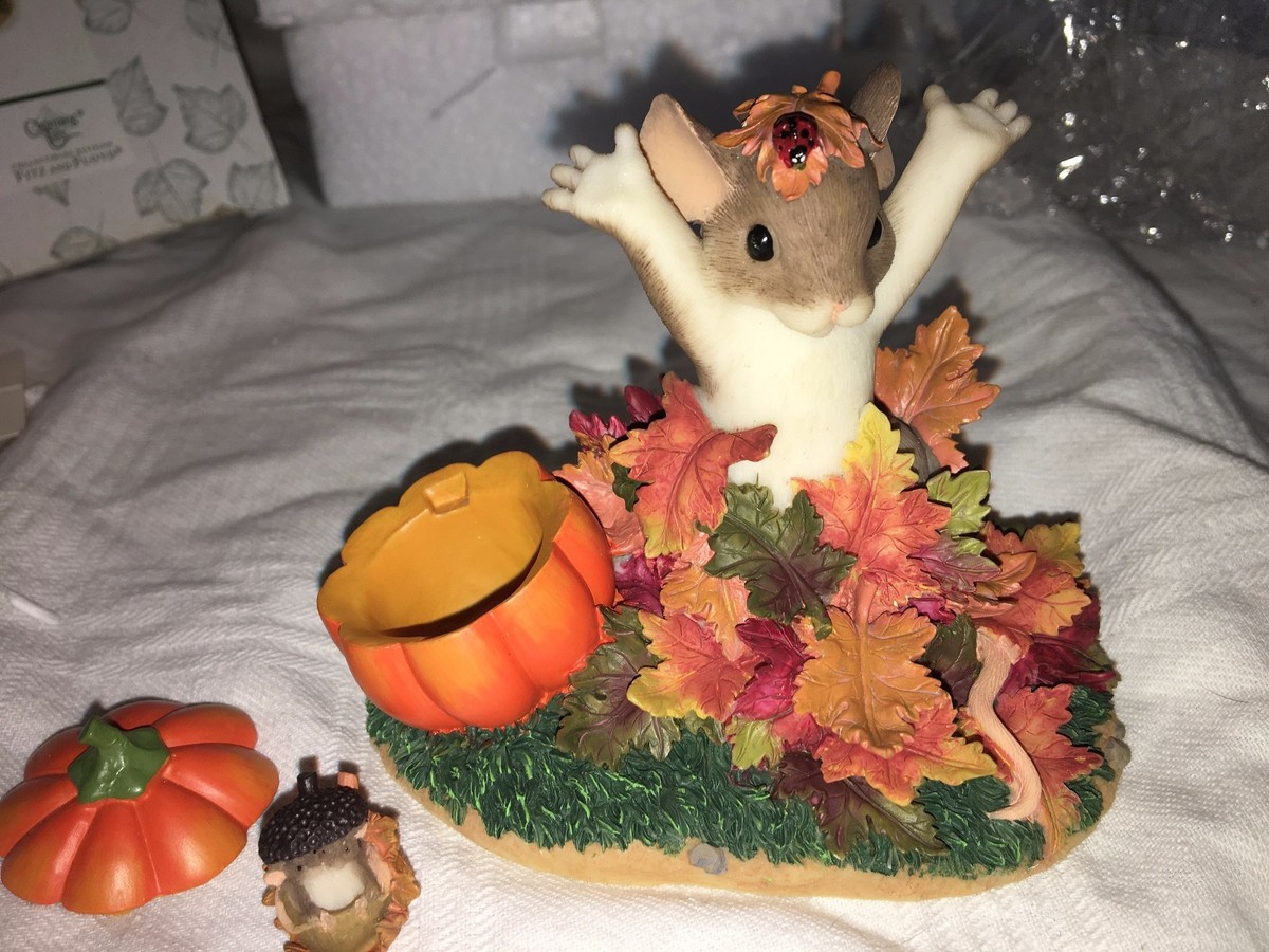 Charming Tails  Charming Tails Halloween Figurine: “I’ve Fallen For You” (85/521) main image 0