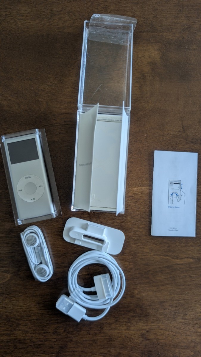 Apple iPod Nano (2nd Generation) Silver 4GB w/ all orig