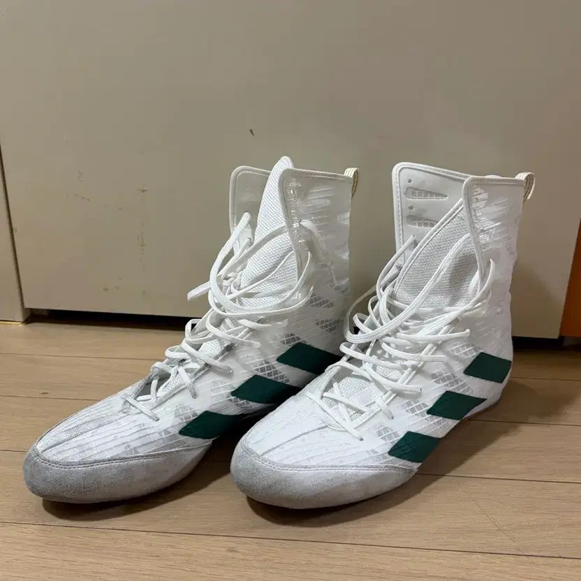 Adidas Boxer Hogg 4 - Lightly Used Sportswear