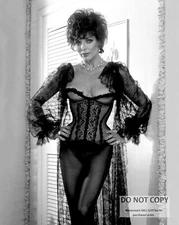 ACTRESS JOAN COLLINS PIN UP - 8X10 PUBLICITY PHOTO (ZY-401)