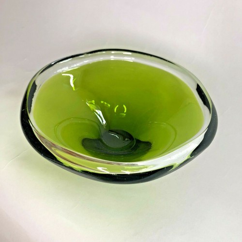 Green Art Glass Bowl by Willy Johansson for Hadeland, Norway 1960s - Picture 5 of 7