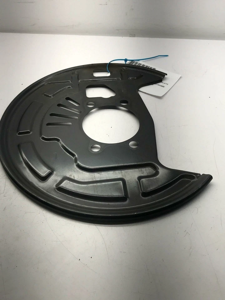 Nissan Sentra 2018 placa de respaldo de freno delantero disco protector contra el polvo conductor izquierdo usado Foto 2 de 4