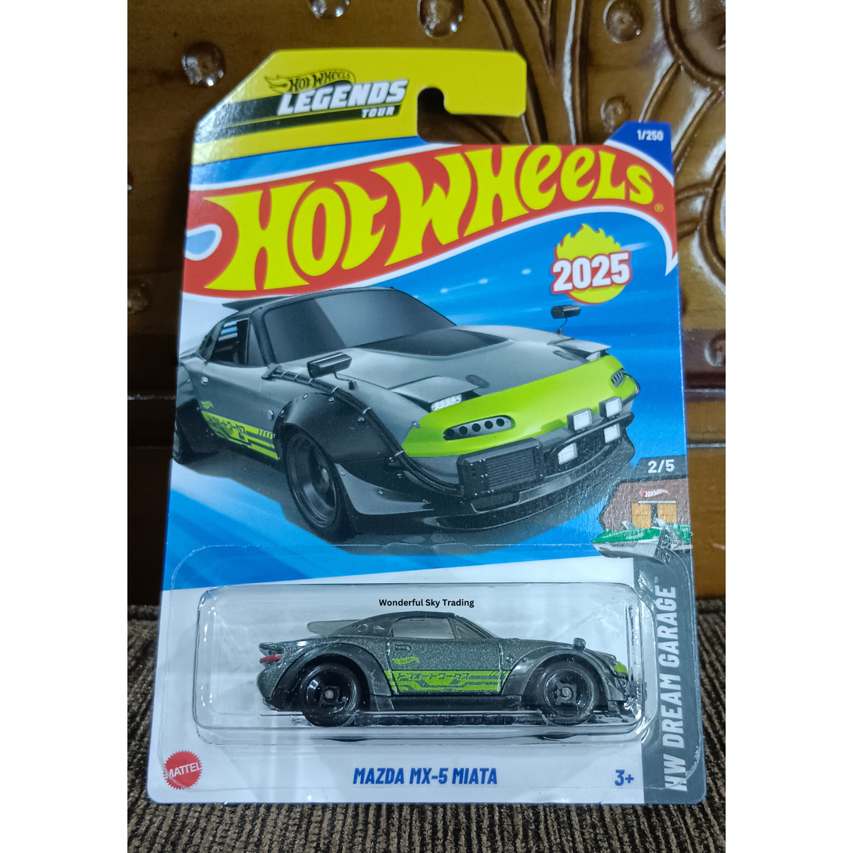 Hot Wheels 2025 Mazda MX-5 Miata Case B HW Dream Garage With