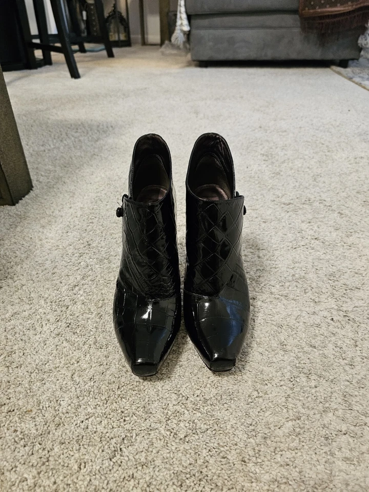 Via Spiga Lydia Negro Estampado Cocodrilo - Botines Charol - Talla 8.5 M Foto 2 de 4